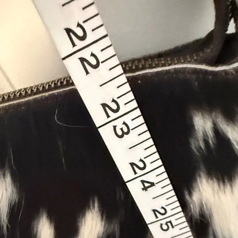 Brown& White Fringe Cowhide Crossbody Bag with Tassel - Picture 4 of 11